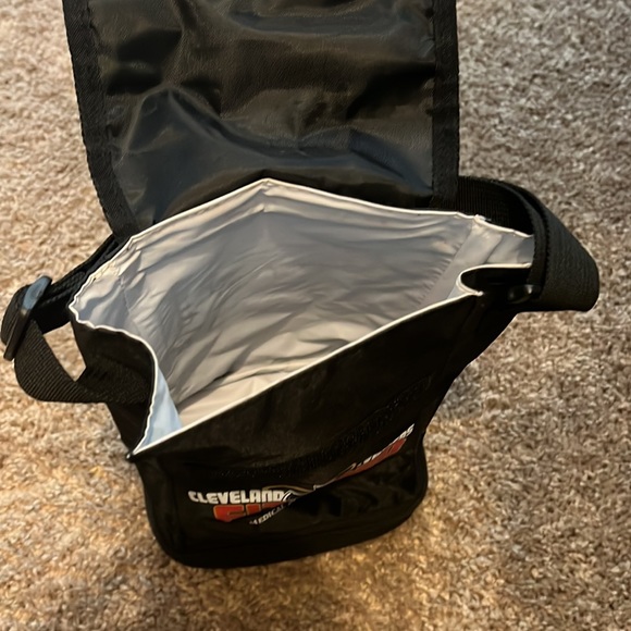 Cleveland Cavaliers lunch cooler bag. Brand new - Picture 2 of 3